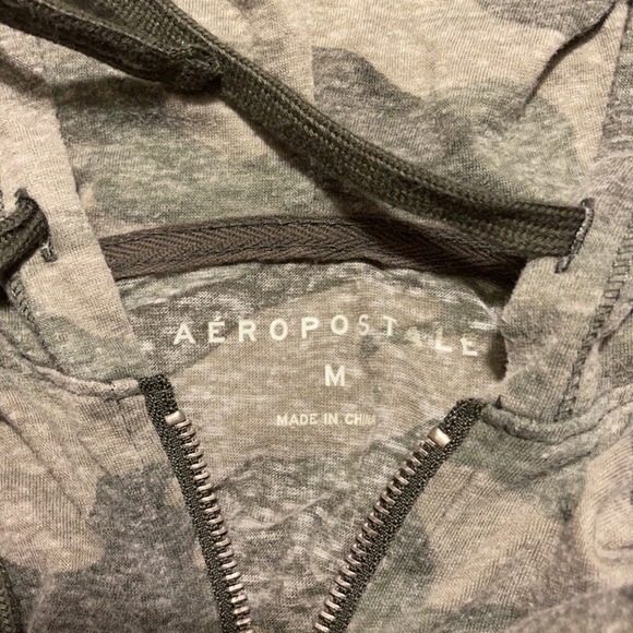 Camo Aeropostale zip up jacket size medium - Picture 4 of 4